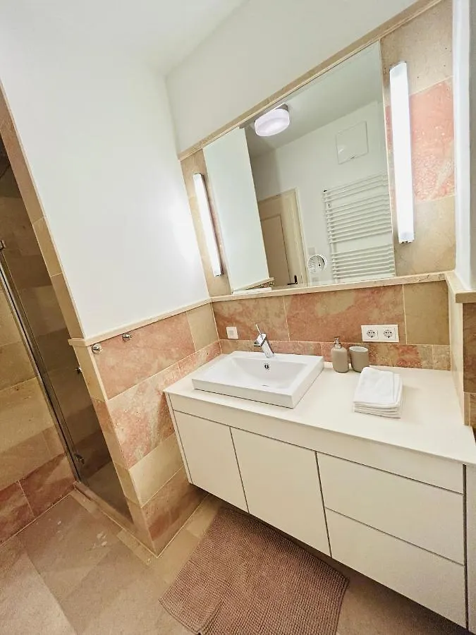 Palais Am Kai - Zentrale Lage, Kostenloser Parkplatz Appartement Salzburg Accommodatie bij particulieren