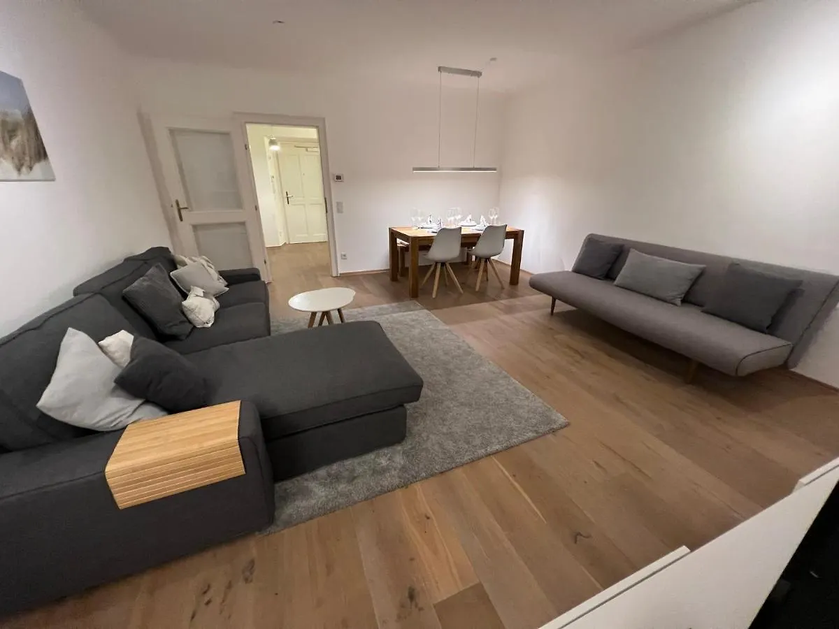 Palais Am Kai - Zentrale Lage, Kostenloser Parkplatz Appartement Salzburg Accommodatie bij particulieren